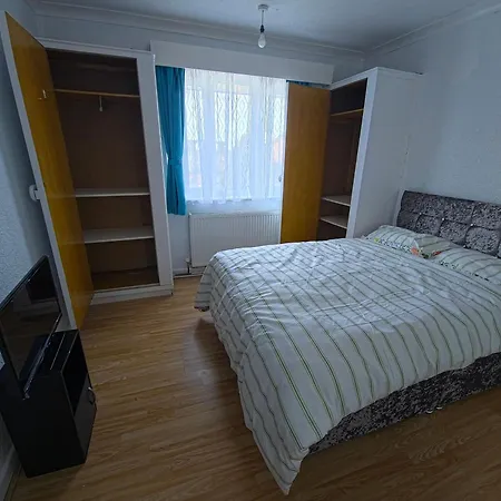 Сasa de vacaciones Six Bed With Two Parking Space And Garden Bristol