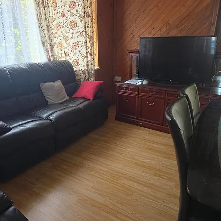 Six Bed With Two Parking Space And Garden