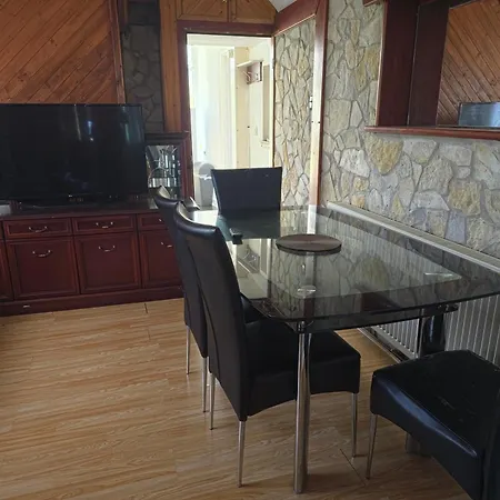 Six Bed With Two Parking Space And Garden Сasa de vacaciones Bristol